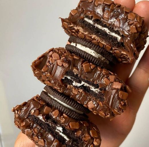 Brigadeiro recheado com Oreo 