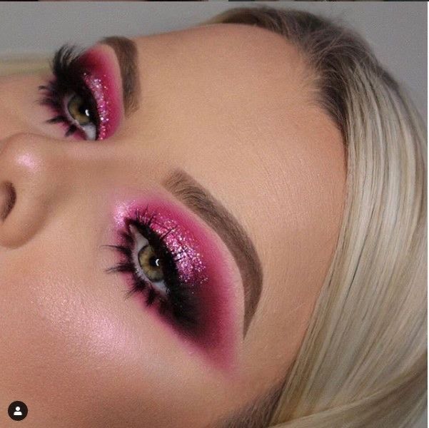 Moda Pink makeup