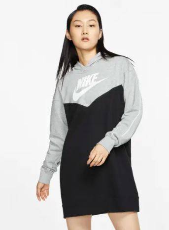 Social Nike Sportswear Heritage
