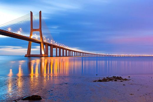 Puente Vasco da Gama