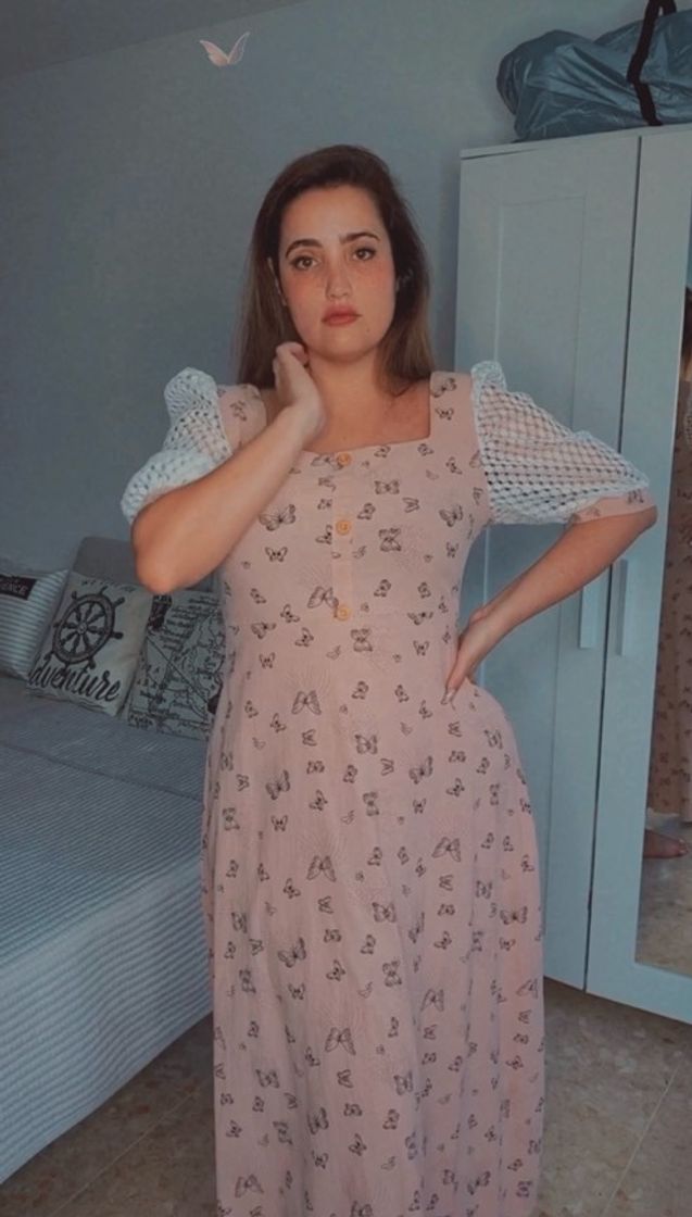 Social Vestido beige con mariposas