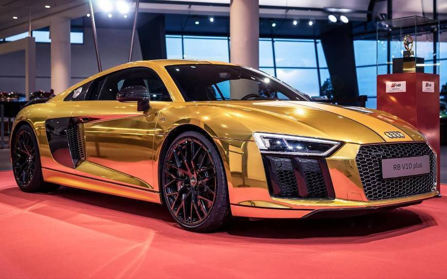 Social AUDI R8 V10 PLUS