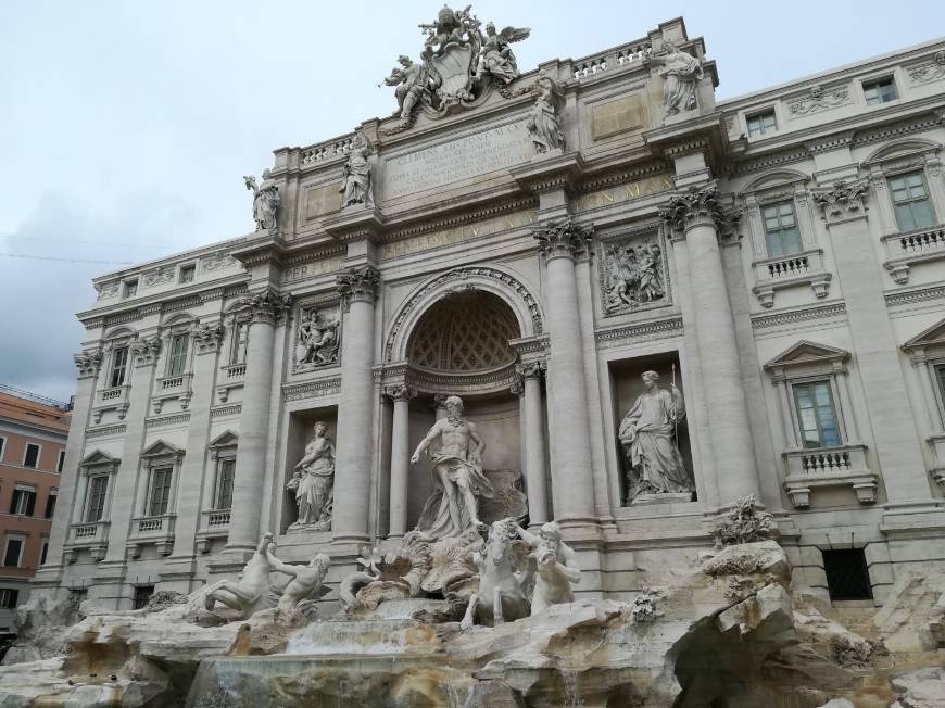 Place Fontana di Trevi