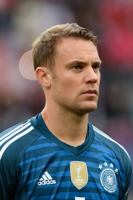 Social Manuel Neuer