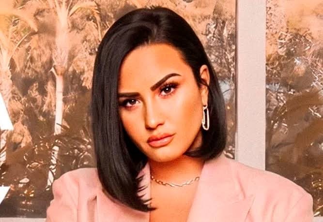 Social Demi Lovato