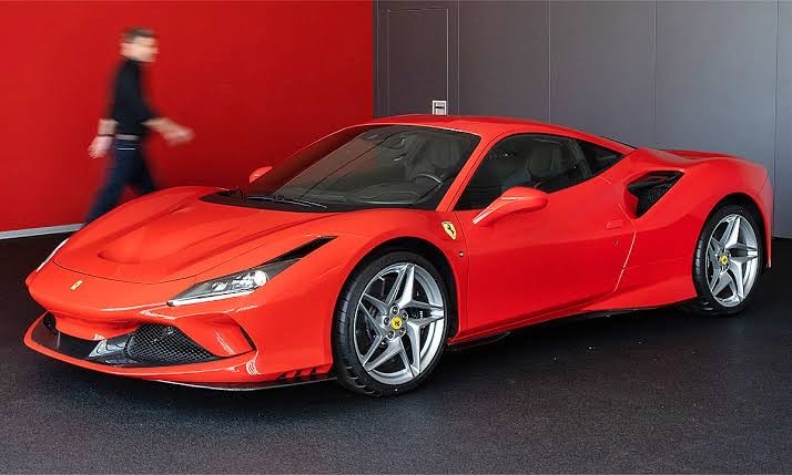 Social Ferrari F8 Tributo