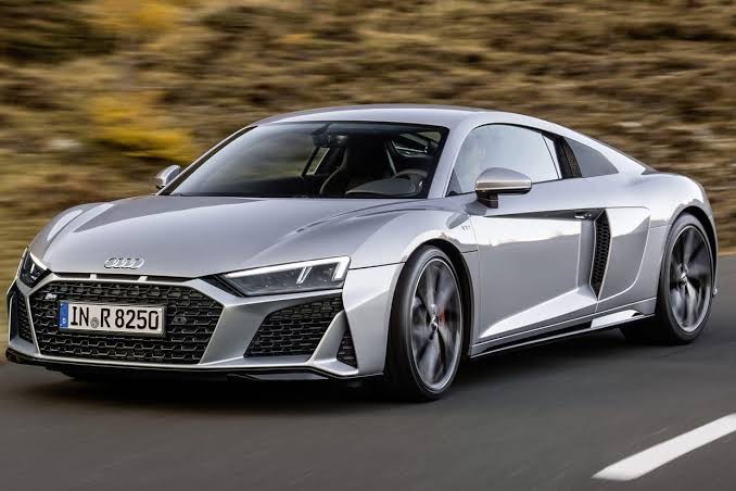 Social Audi R8