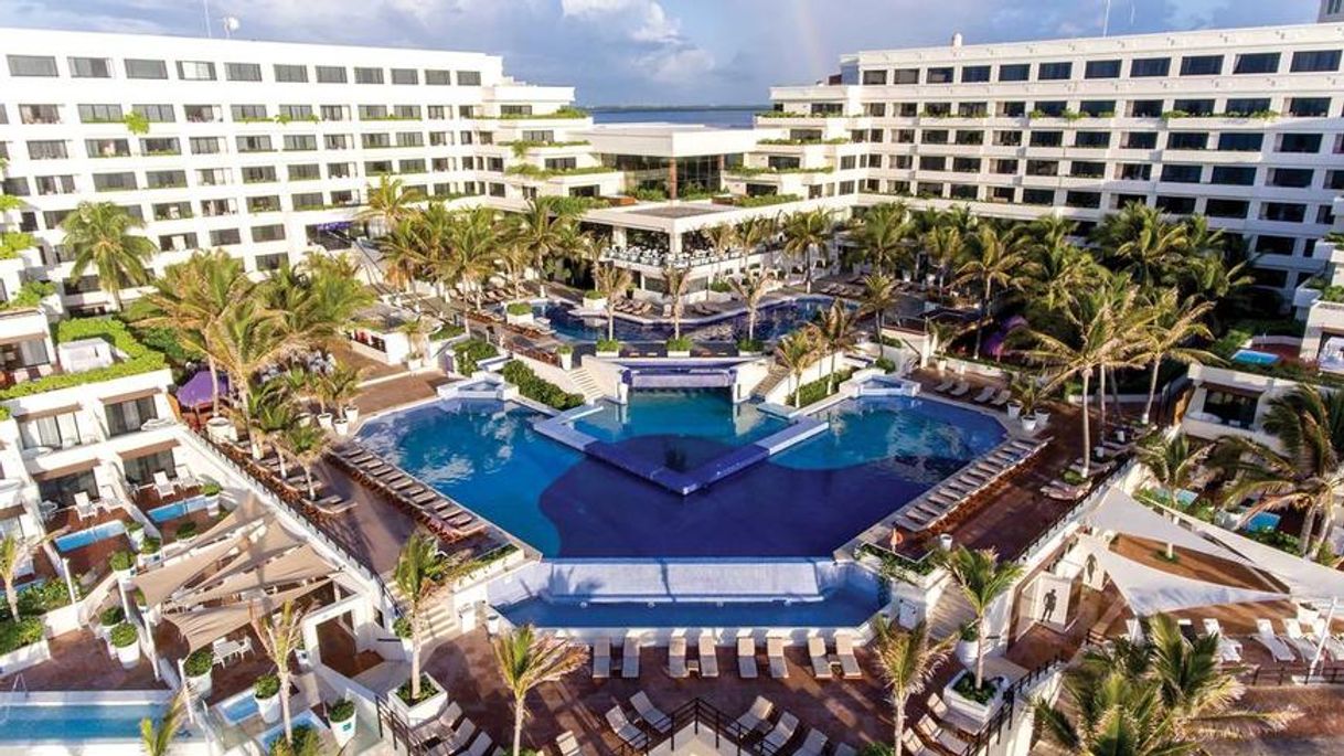 Place Now Emerald Cancun