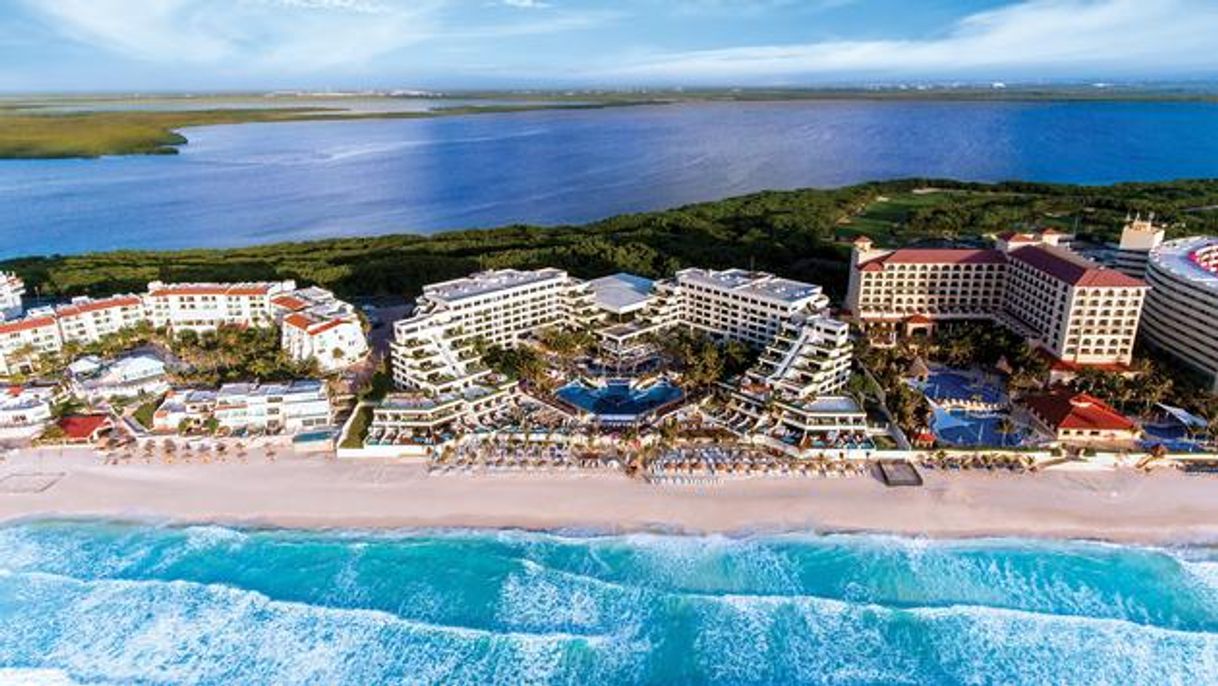 Place Now Emerald Cancun