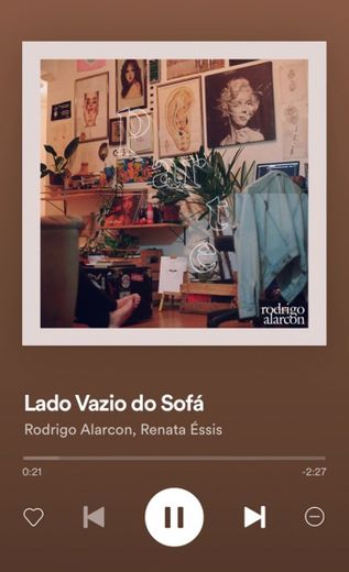 Lado vazio do sofá- Rodrigo Alarcon, Renata Éssis 