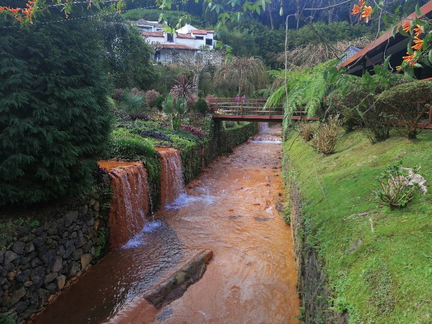 Lugar Poça da Dona Beija