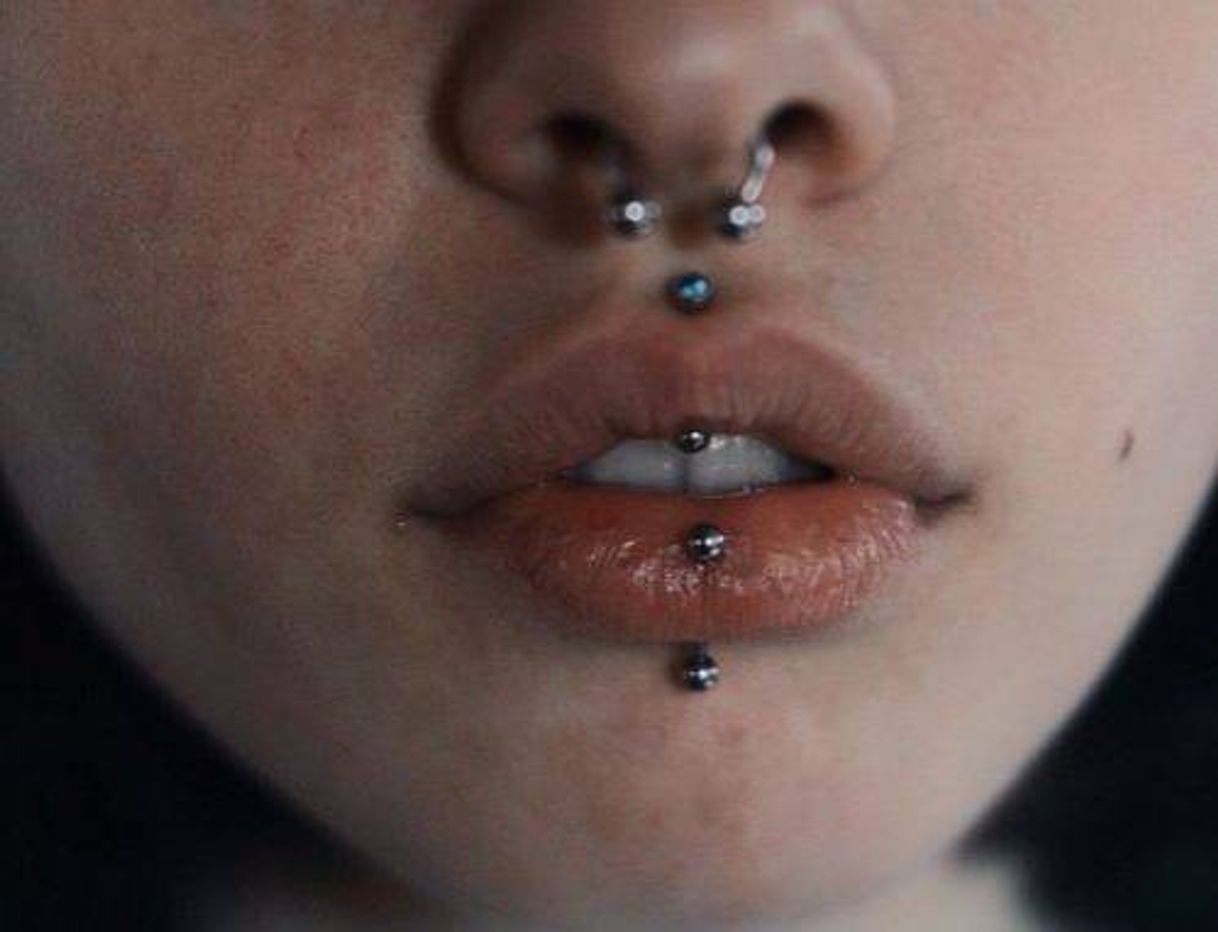 Moda Piercing no septo e na boca😔✨