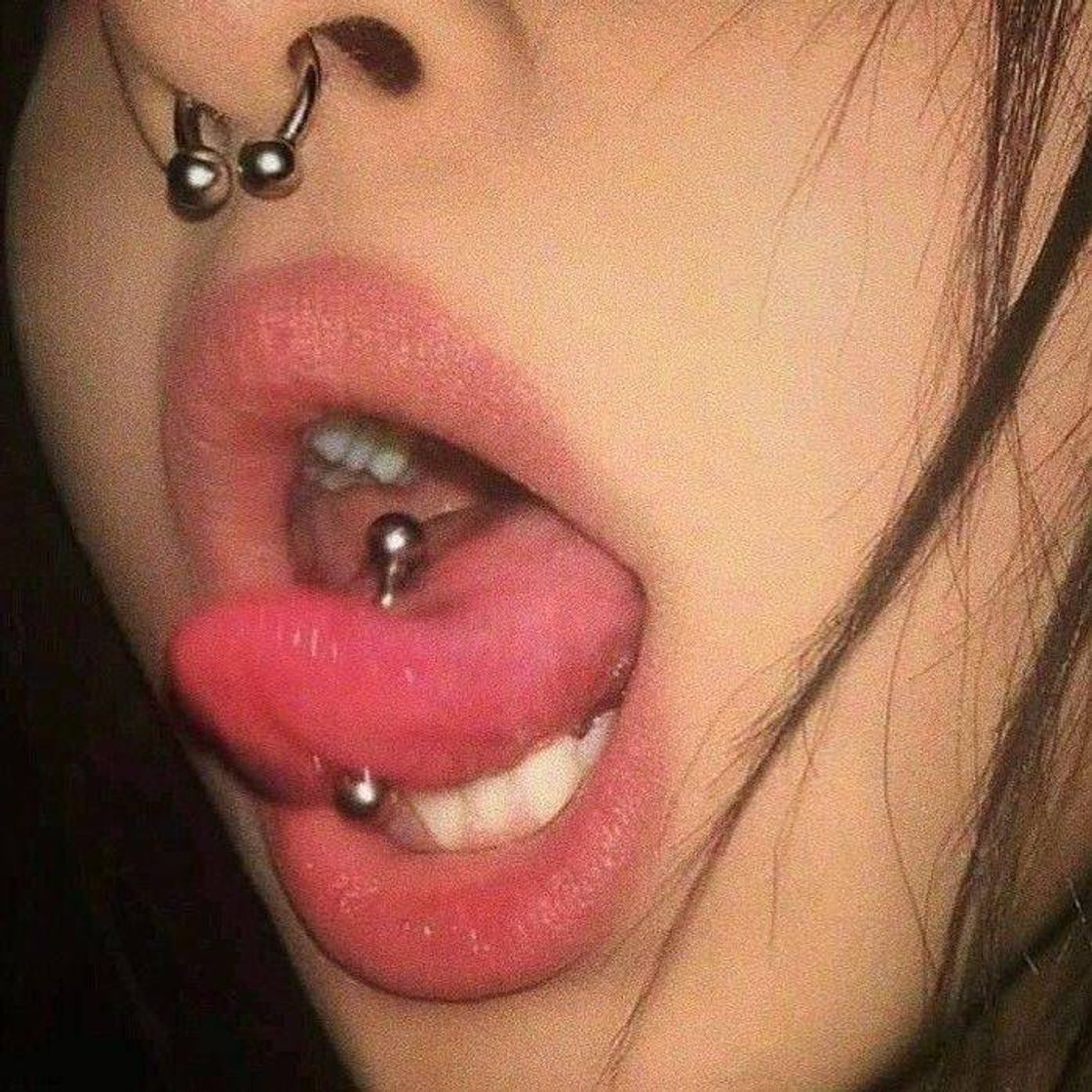 Moda Piercing na língua ✨