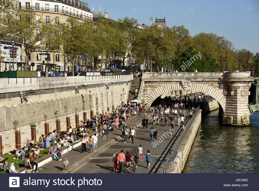 Place Quai de la Seine