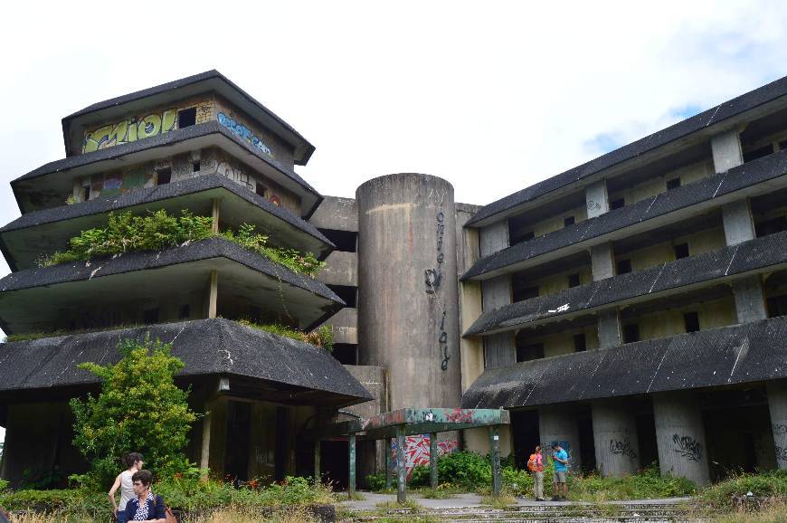 Place Hotel abandonado - Monte Palace