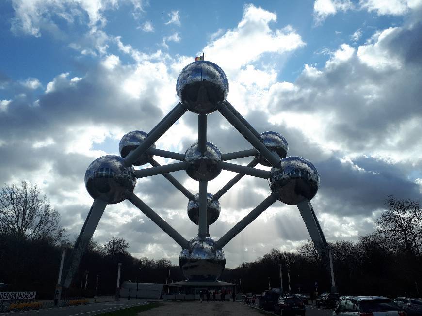 Place Atomium