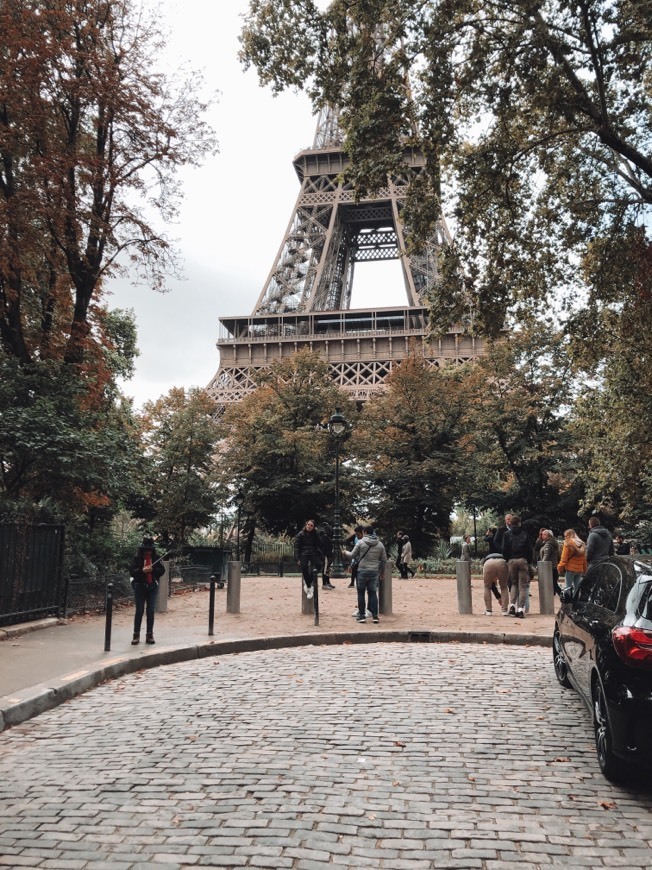 Place Torre Eiffel