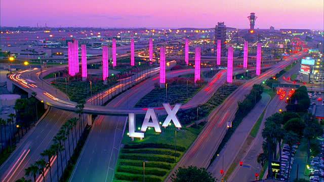 Lugar Aeropuerto Internacional de Los Ángeles (LAX)