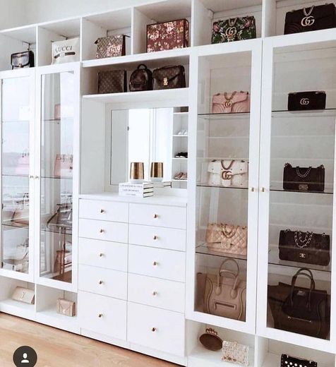 Bag closet