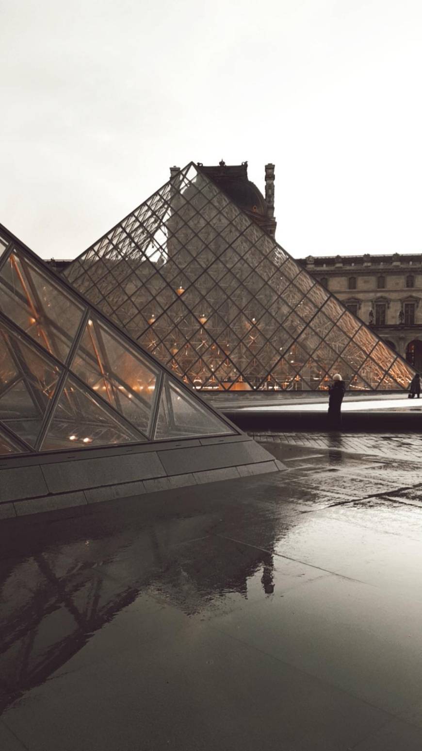 Place Museo del Louvre