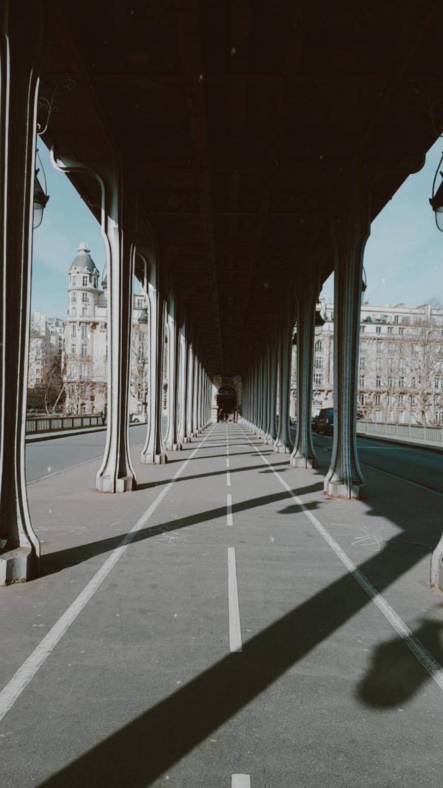 Place Pont de Bir-Hakeim