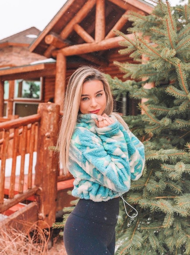 Fashion • Sierra Furtado •