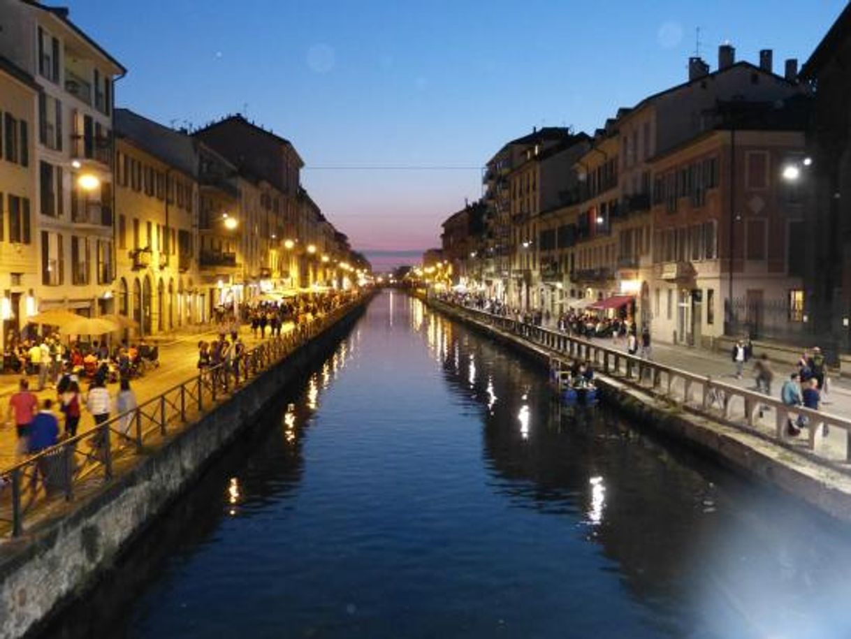Place Navigli
