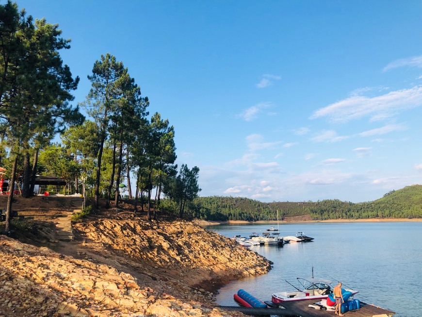 Lugar Praia Fluvial do Trízio