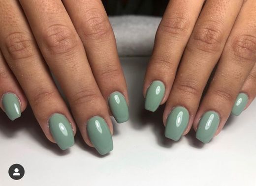 Light Green Nails 