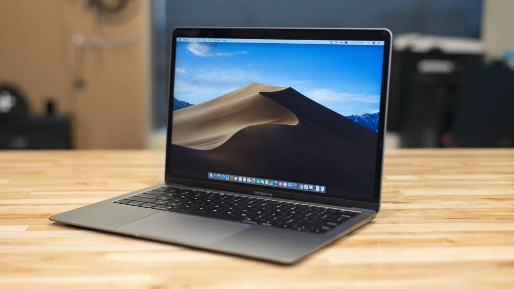 Social MacBook Air M1 2021