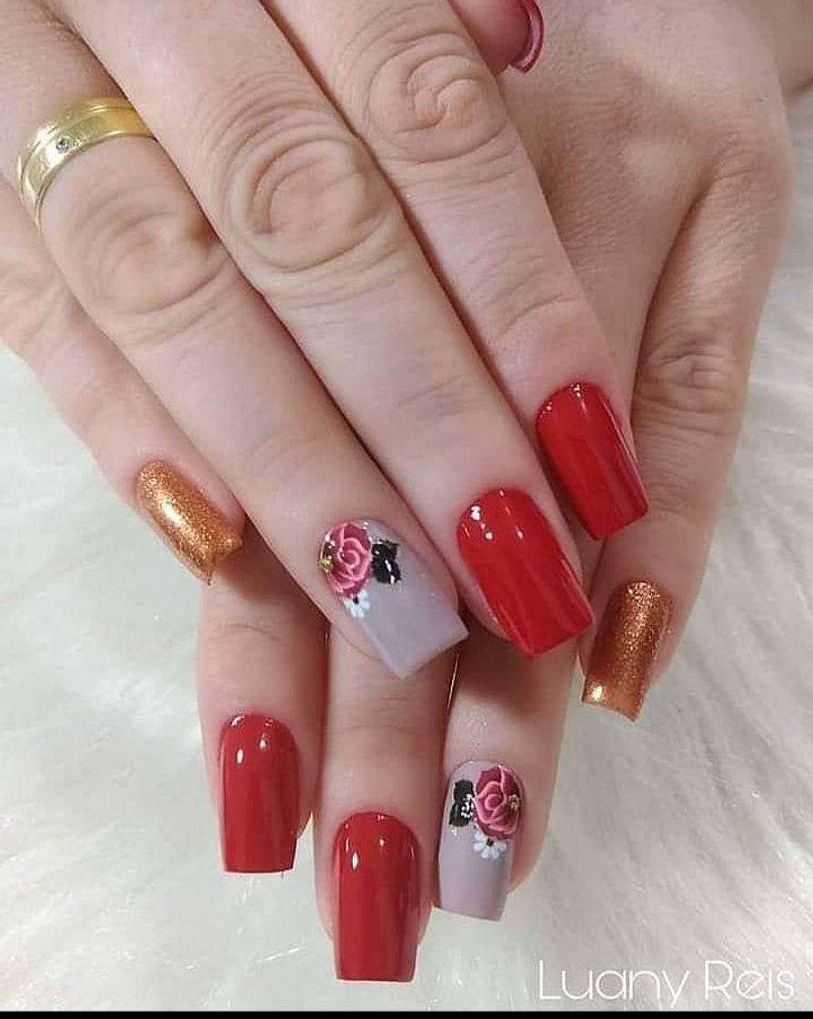 Social Luany escola manicure 