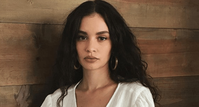 Canción Sabrina Claudio