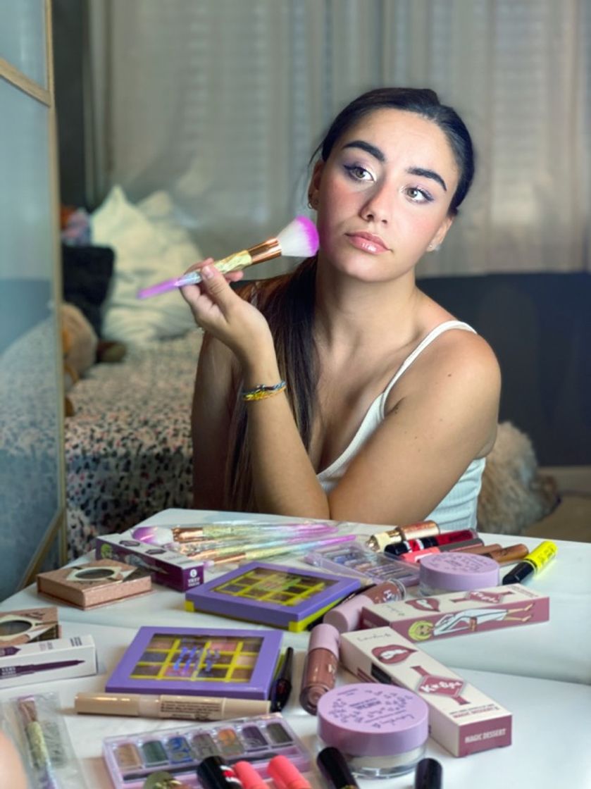Social Lovely Makeup