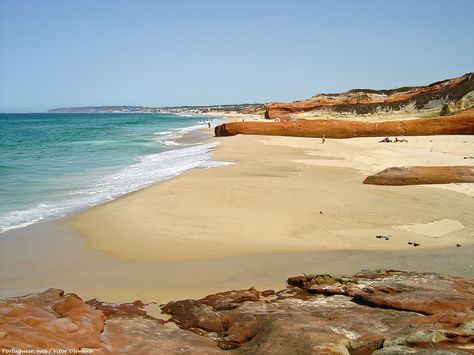 Almagreira Beach