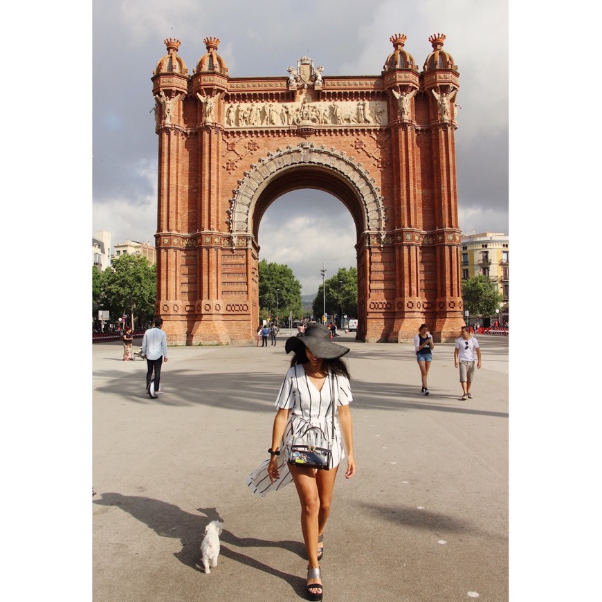 Place Arc de Triomf