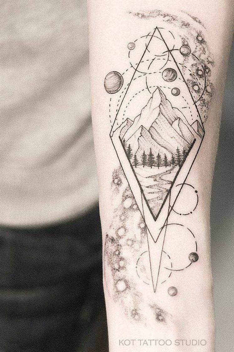 Fashion geometric style tattoo ✌🏻