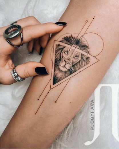 Tattos com formas geométricas!💗