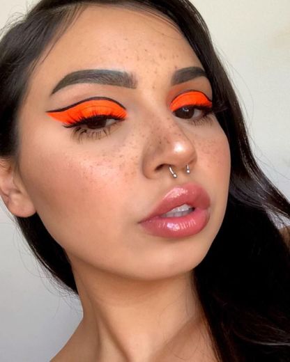 maquiagem laranja neon