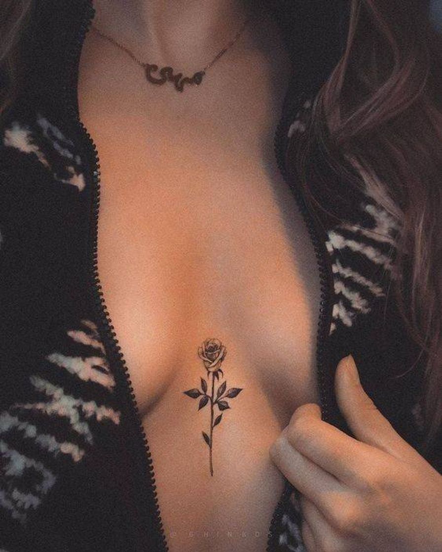 Fashion Tatuagem de flor.