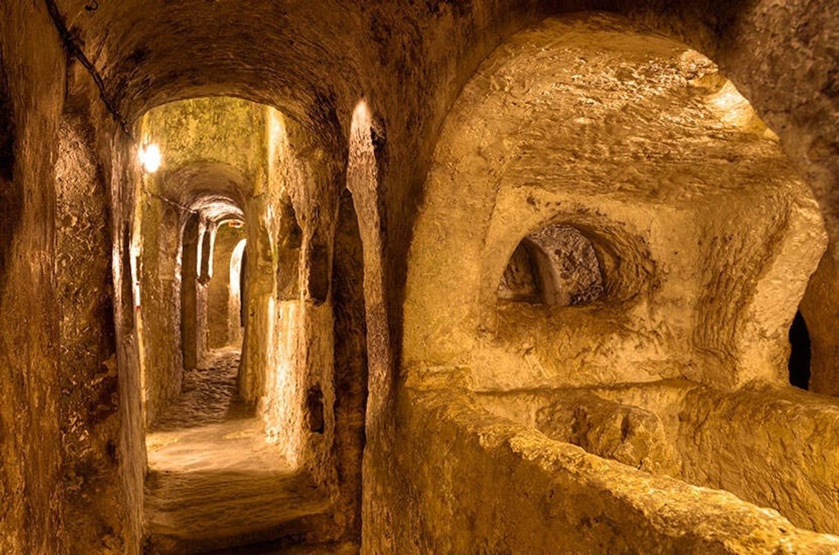 Lugar St Paul’s Catacombs