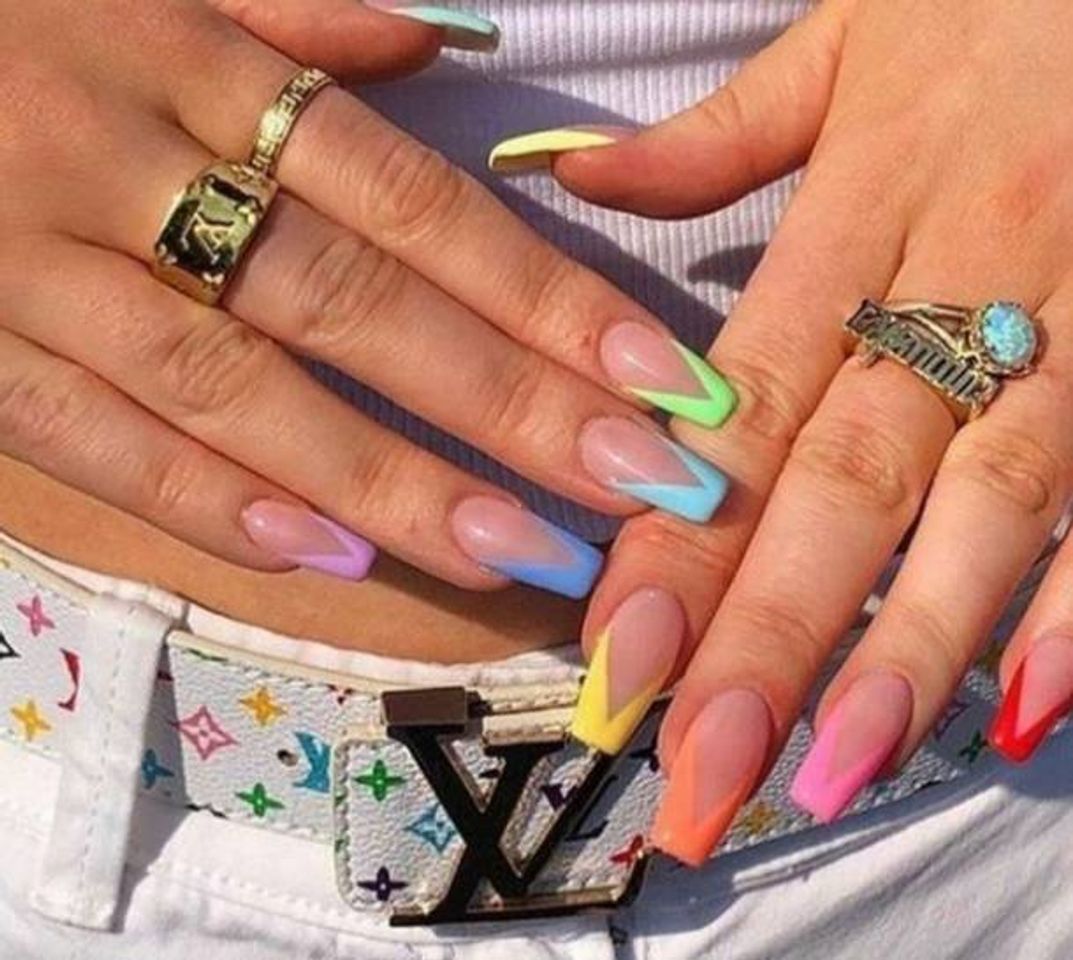 Moda Nails