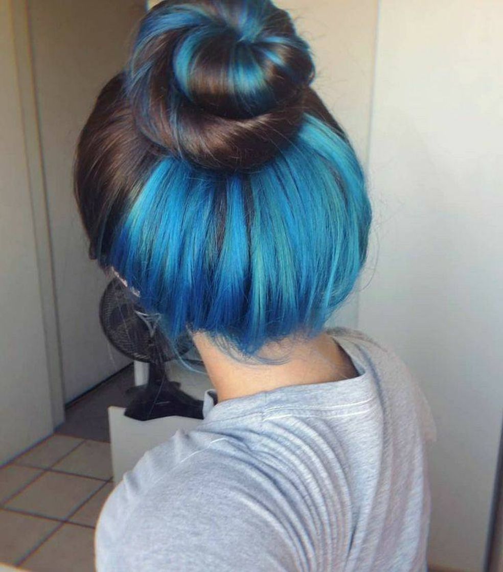 Moda Cabelo azul na nuca