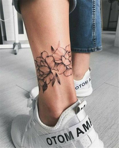 Gorgeous and stunning ankle floral tattoo idea 