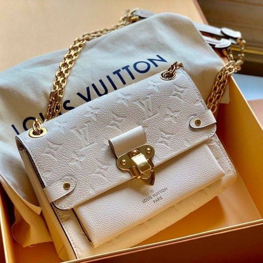 White purse LV 👜✨