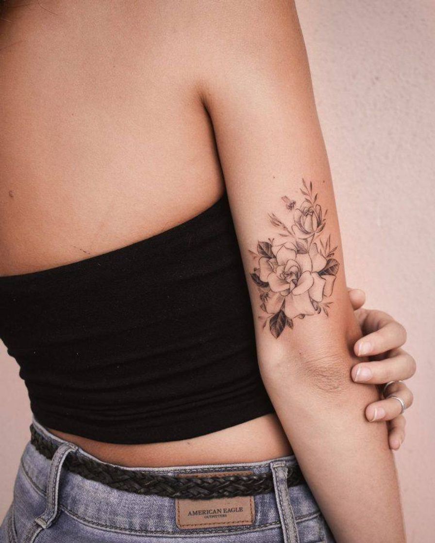 Social tatuagem flor braço
