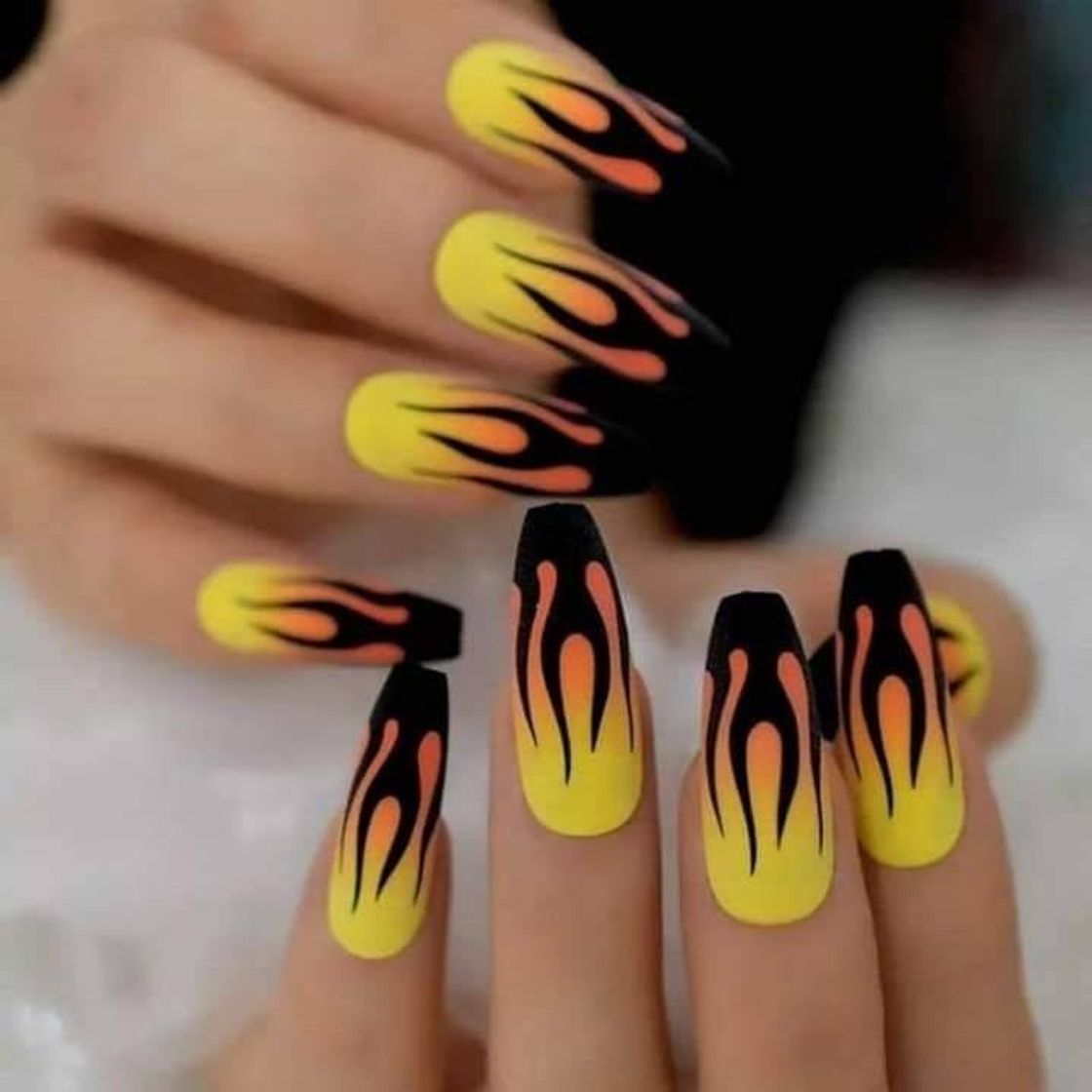 Fashion Unhas ✨🧡💛🖤