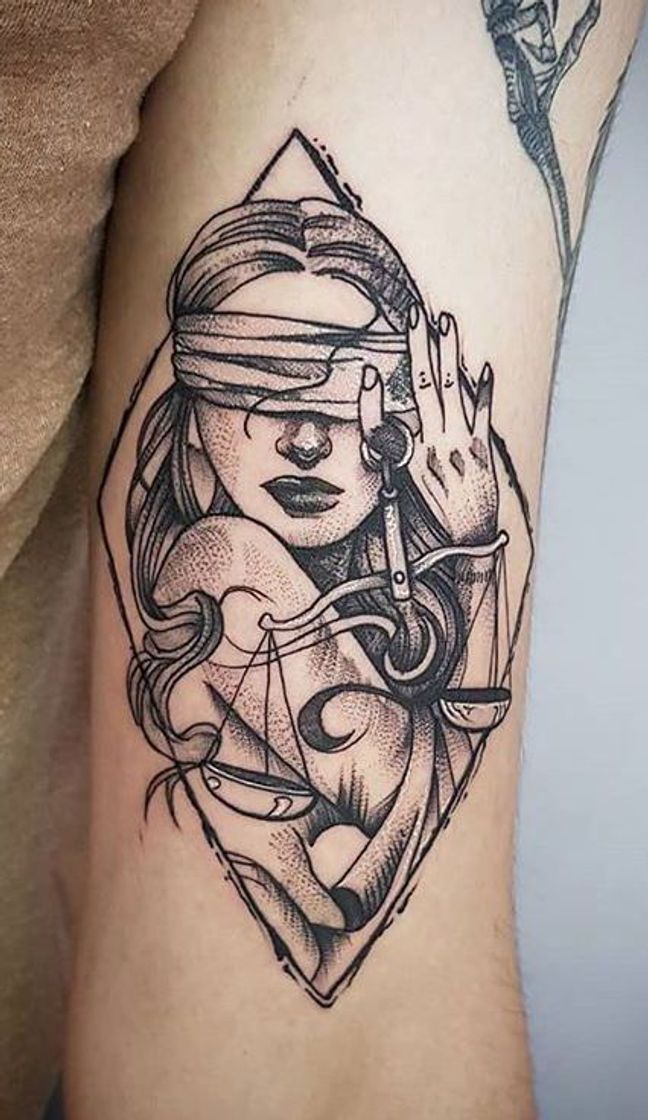 Moda TATUAGEM INSPIRADA EM SIGNOS