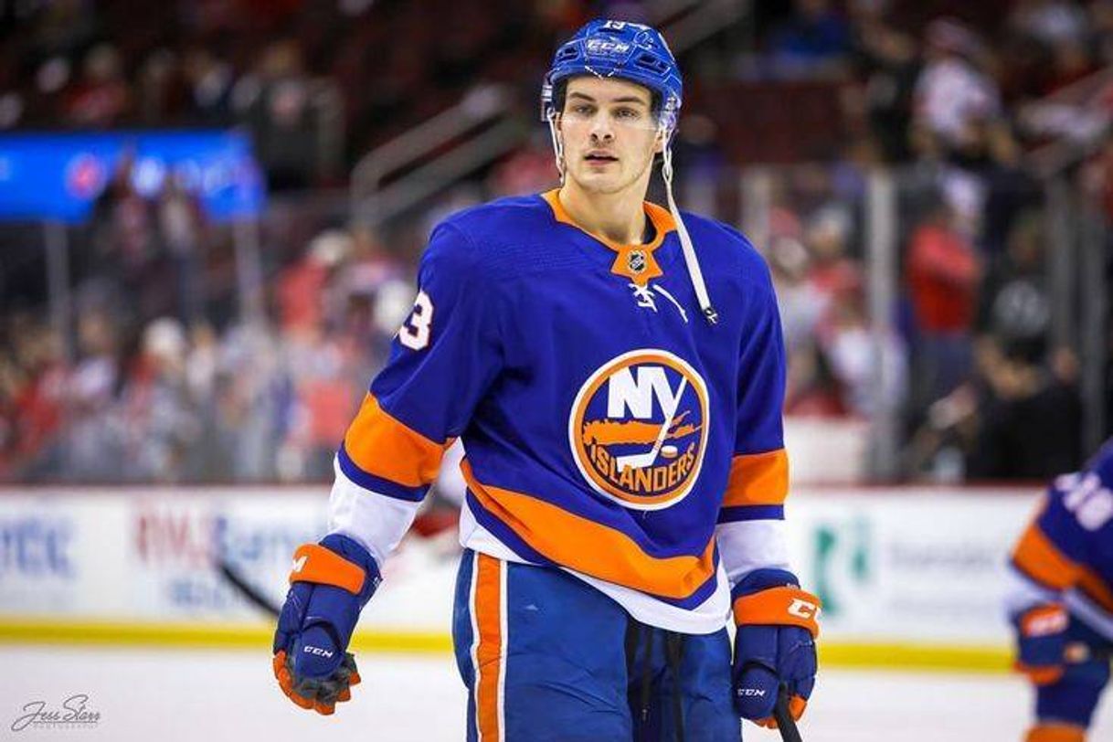 Social Fotos de Mat Barzal