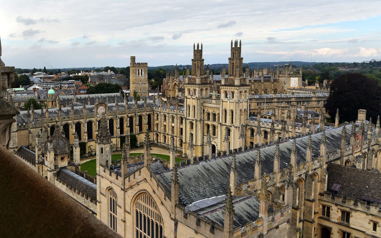 Lugar University of Oxford