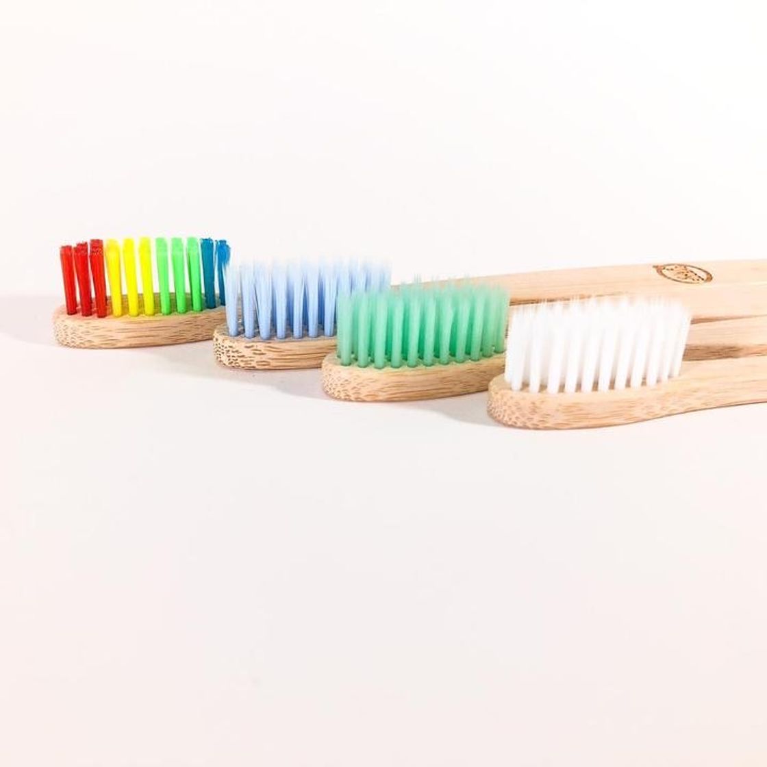 Social Cepillos de bambu (KUMIR)